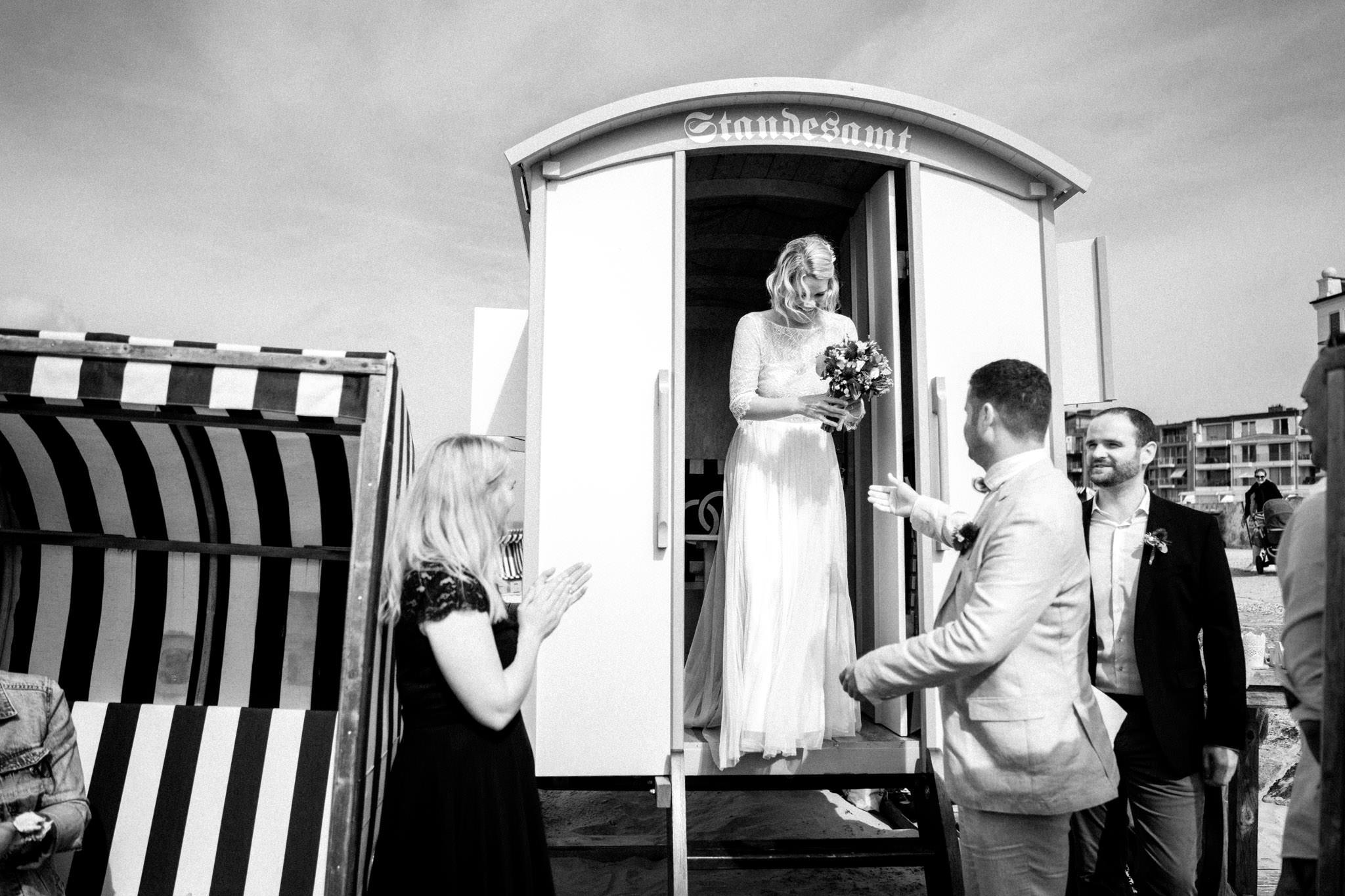 Inselhochzeit auf Norderney, ungestellt eingefangen von herrstellmach, Bild 2
